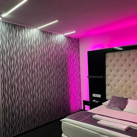 Titan Centrum Apartman Mestecǎneşti Exterior foto