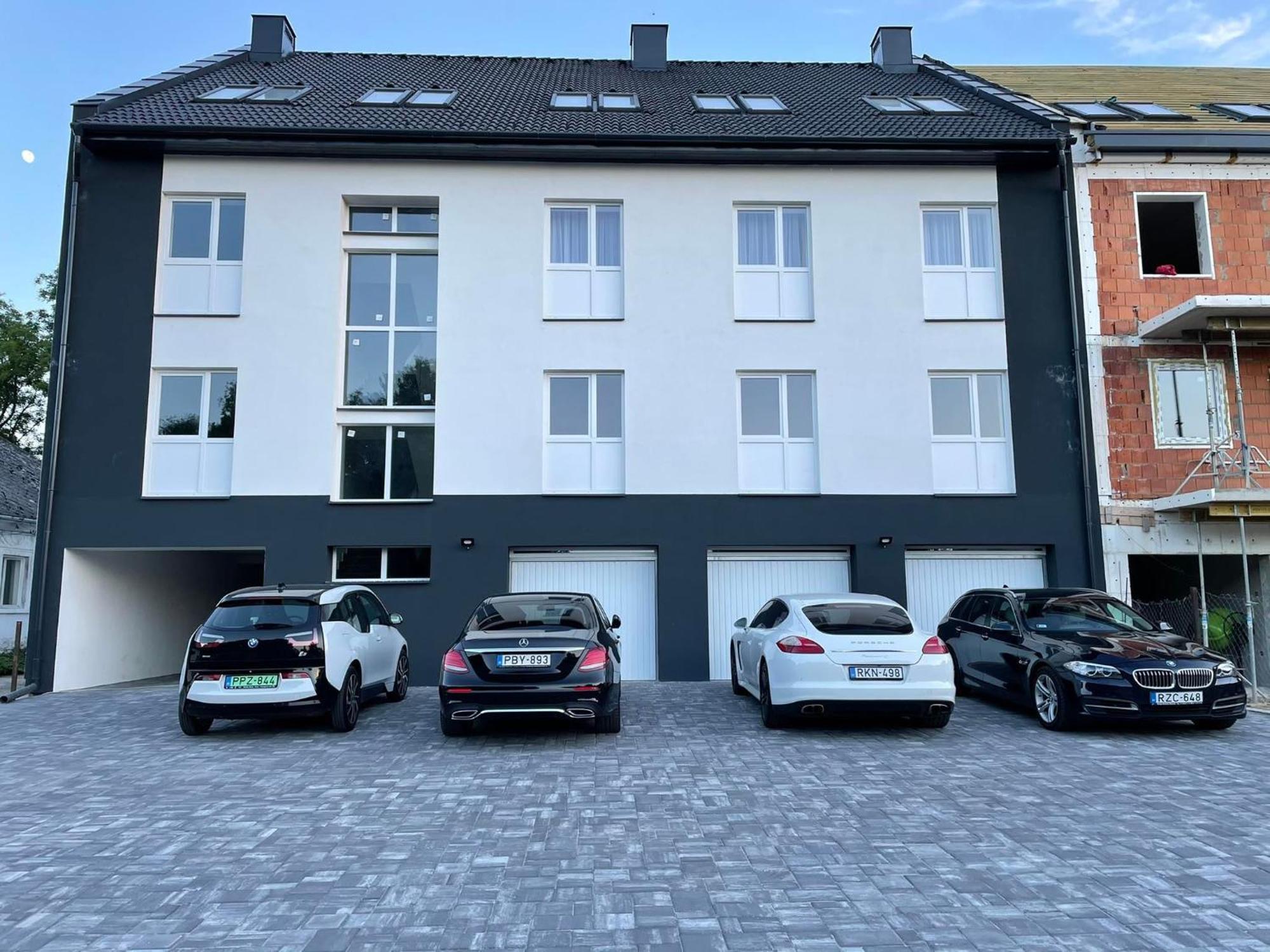 Titan Centrum Apartman Mestecǎneşti Exterior foto