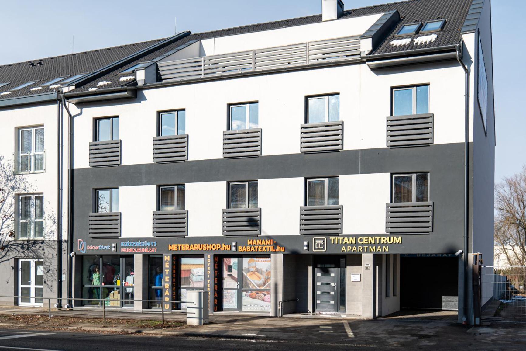 Titan Centrum Apartman Mestecǎneşti Exterior foto