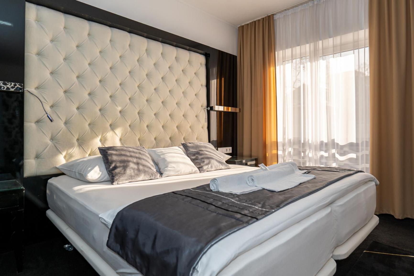 Titan Centrum Apartman Mestecǎneşti Exterior foto