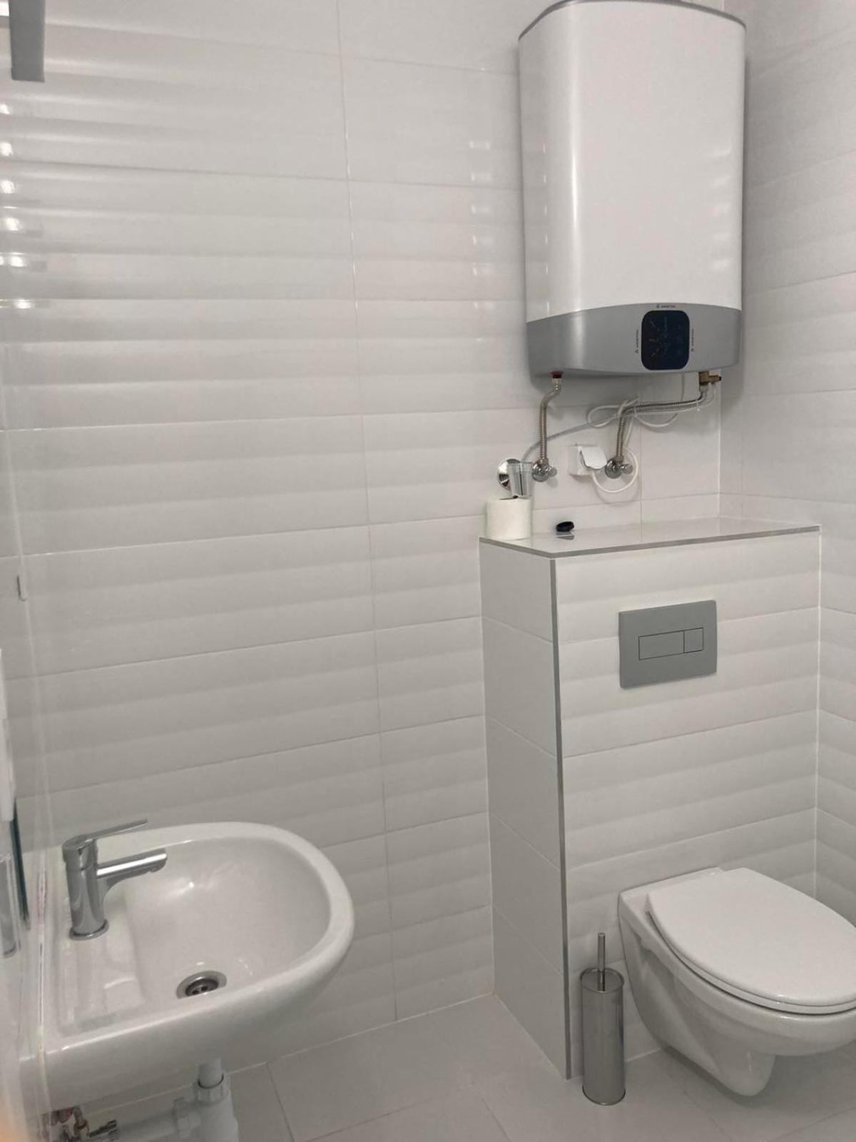 Titan Centrum Apartman Mestecǎneşti Exterior foto